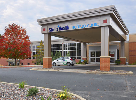Exterior view of North Memorial Health Heart & Vascular Clinic – Buffalo