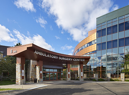 Exterior view of North Memorial Health Clinic – Maple Grove